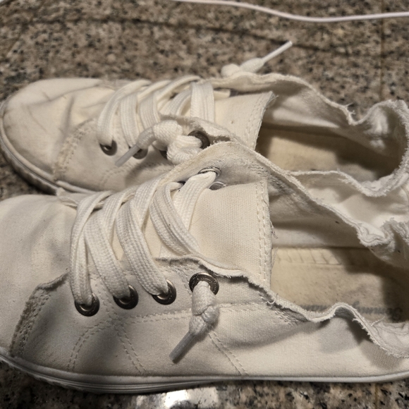 Women's Flats - Picture 2 of 2